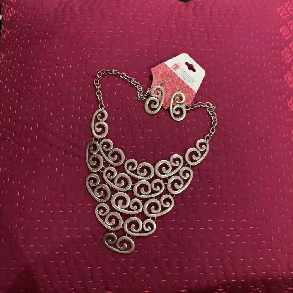 Charming Charlie Statement Necklace NWT